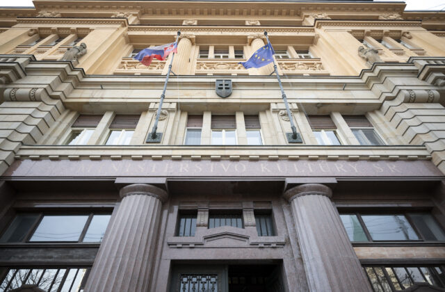 Ministerstvo kultúry sa dôrazne ohradilo voči znevažovaniu projektu vytvorenia Štefánikovej busty