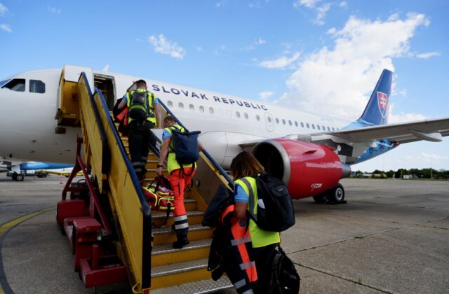 Slovenský záchranný tím evakuoval z Gazy ďalšie choré deti s rodinami, Šutaj Eštok hovorí o prejave solidarity – FOTO