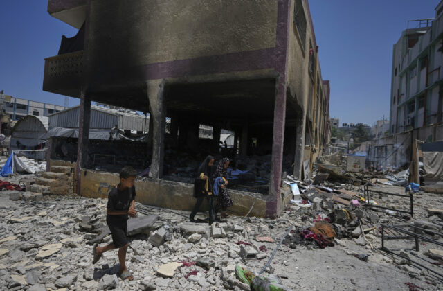 Pri izraelských vojenských operáciách v Pásme Gazy zahynulo 32 ľudí, tvrdí palestínska civilná ochrana