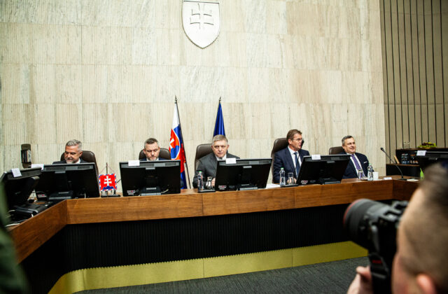Vláda odvolala Pavlisa z funkcie predsedu Úradu pre normalizáciu, na jeho čelo vymenovala Kadleca