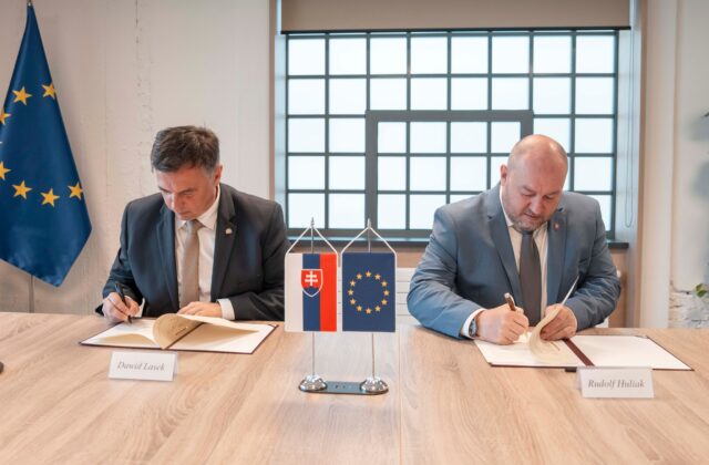 Huliak podpísal memorandum o spolupráci so Združením Karpatského euroregiónu Poľsko – FOTO