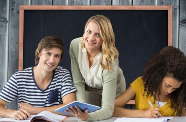 Rekvalifikačné kurzy pre učiteľov a pedagogických zamestnancov