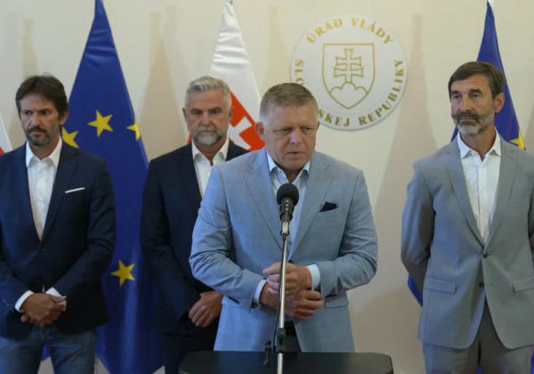 Slovenská opozícia je súčasťou „majdanizácie“ sveta, podľa Fica chce konflikt a rozvrátiť štát – VIDEO
