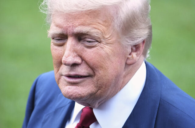 Jadrové ponorky sú bližšie k Rusku, pretože Medvedev má „drzé ústa“, vyhlásil Trump