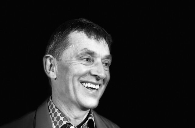 „Viesť vojnu proti vapingu je absurdný nezmysel,“ hovorí Mark Tyndall, kanadský expert na harm reduction