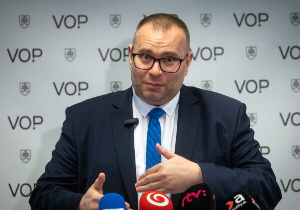Dobrovodský podal návrh na Ústavný súd, novela o mimovládkach porušuje ústavu aj ľudské práva