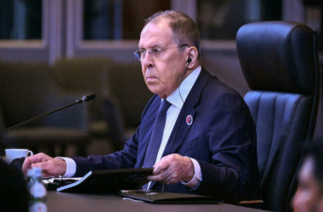 Lavrov obvinil Európu z pokusov zmeniť postoj Trumpa k Ukrajine, diskusiu bez účasti Ruska považuje za „cestu nikam“