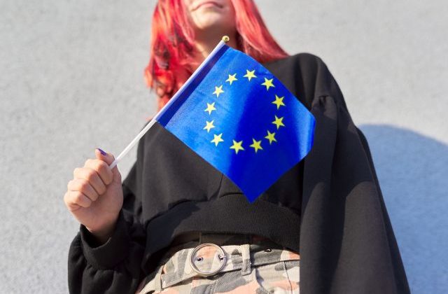 Väčšina ľudí je za zotrvanie Slovenska v EÚ aj NATO, odísť chcú najmä voliči SNS a hnutia Republika