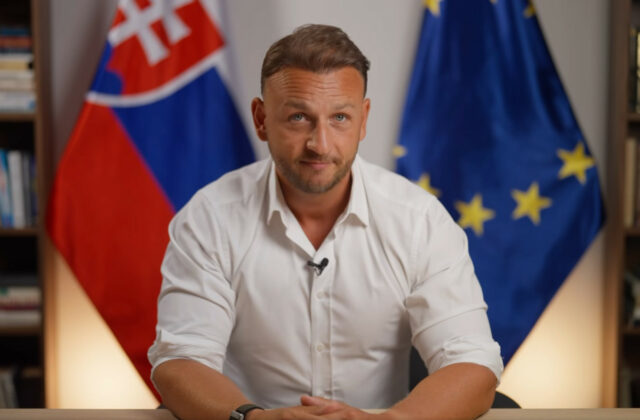 Šutaj Eštok nerozumie, prečo by mali koaliční partneri obviňovať stranu Hlas z vymysleného príklonu k opozícii – VIDEO