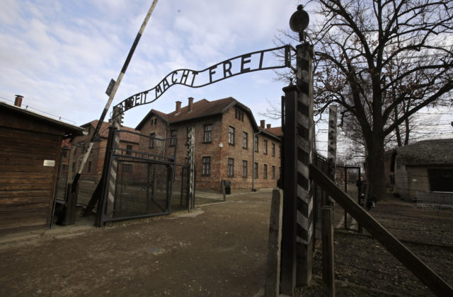 V koncentračnom tábore Auschwitz – Birkenau vyhladili takmer 3 000 Rómov, od tragédie uplynulo už 81 rokov – FOTO