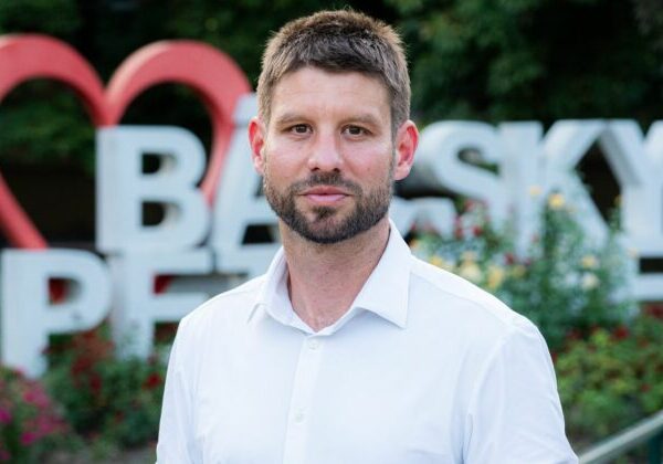 Šimečka sa vrátil z Báčskeho Petrovca a hnevá sa na Fica, Blanára aj Šimkovičovú – FOTO
