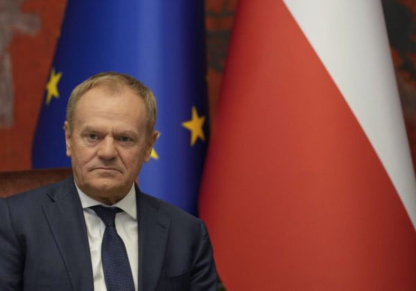 Poľský premiér Tusk odkázal Trumpovi, že ruské drony neprileteli nad Poľsko omylom