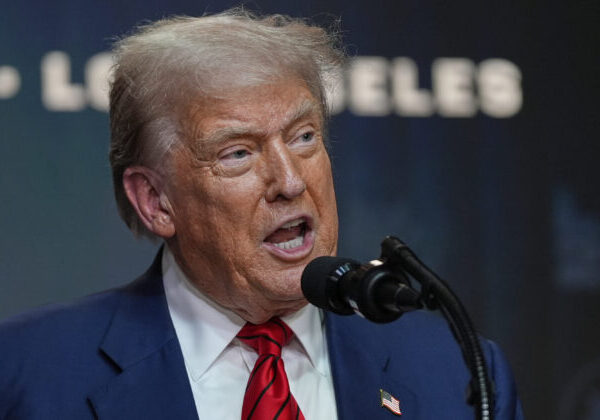 Trump absolvuje svoju druhú štátnu návštevu Spojeného kráľovstva, Starmer chce využiť pompéziu na získanie jeho priazne
