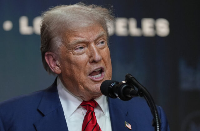 Trump absolvuje svoju druhú štátnu návštevu Spojeného kráľovstva, Starmer chce využiť pompéziu na získanie jeho priazne