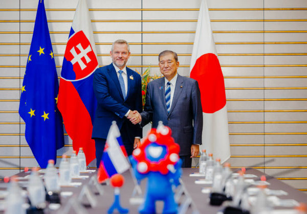 Pellegrini hovoril s japonským premiérom o budúcnosti košickej U. S. Steel, témou bola aj vojna na Ukrajine – VIDEO, FOTO