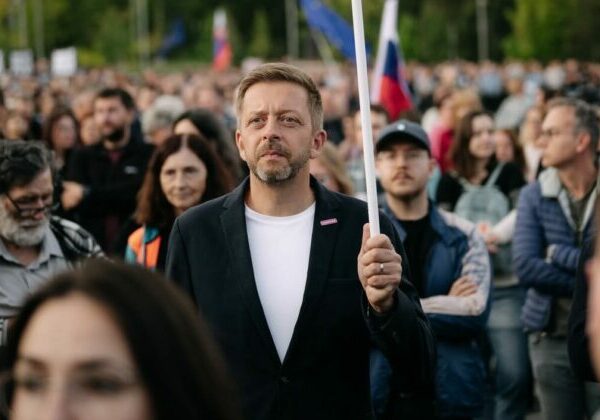 Blanár skritizoval českého ministra. Jeho účasť na proteste v Bratislave označil za zasahovanie do vnútorných vecí – VIDEO, FOTO