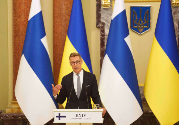 Fínsko natvrdo: Maďarsko a Slovensko kŕmia ruskú armádu
