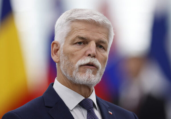 Incidenty v Európe pribúdajú. Český prezident Pavel hovorí, že zostrelenie ruského lietadla môže byť jediným riešením