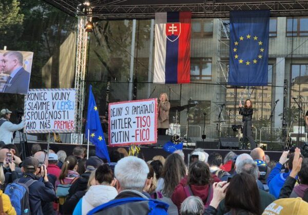 Bratislavská polícia upozorňuje na dopravné obmedzenia v súvislosti s protestom na Námestí Slobody