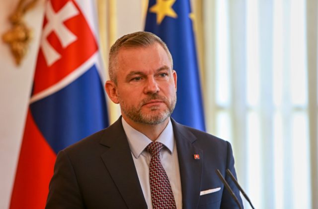 Pellegrini vymenoval nových generálov, do funkcie uviedol aj veliteľa Národných obranných síl – VIDEO