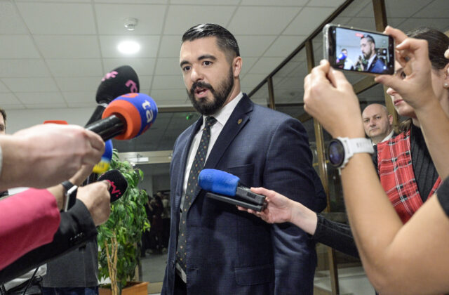 Gašpara má pre športové auto riešiť parlamentný výbor. Toto nie je nejaká bondovka, zdôraznila Števulová – VIDEO