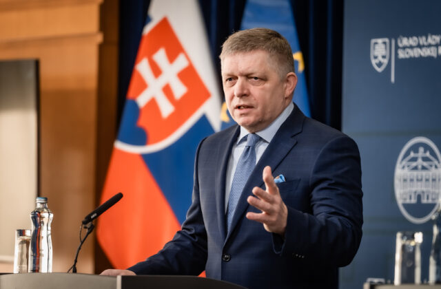 Fico: Nikto mi nebude prikazovať, kam môžem a kam nemôžem cestovať – VIDEO