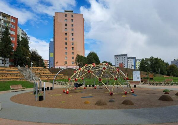 Nový park v Poprade je hotový, v budúcom roku čaká mesto rekonštrukcia námestia – VIDEO, FOTO
