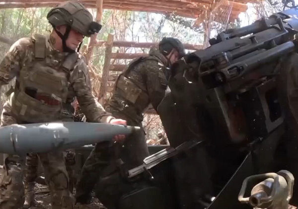 Ukrajinské jednotky objavili v ruskom muničnom sklade detonátory s hákovými krížmi, sú staré desaťročia