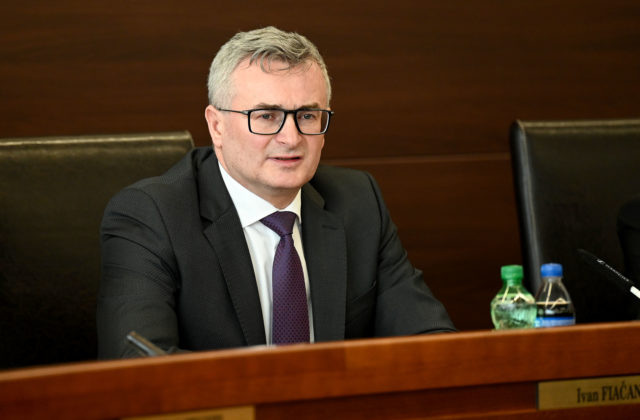 Slovensko má najmenej chránenú ústavu v Európe,&hellip;