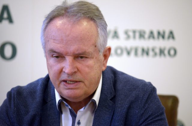 Blanár zatiaľ nepotvrdil veľvyslanectvo pre Radačovského, politické nominácie sú však vraj bežné