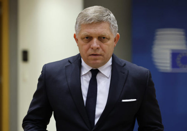 Smer-SD je v prieskume tesne druhý, o tretie miesto je boj a Demokrati sú pod piatimi percentami