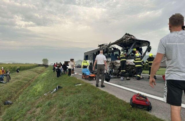 Pri obci Drienovec došlo k zrážke kamióna&hellip;
