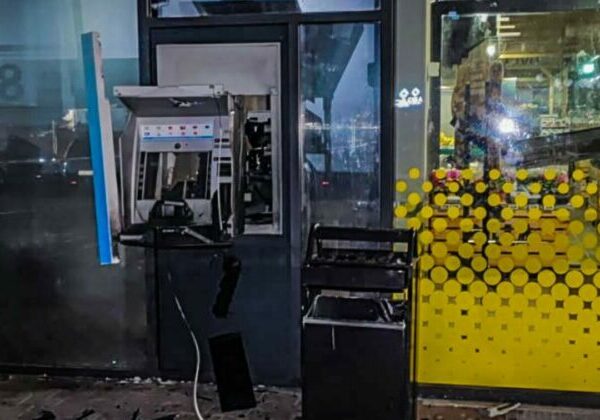 Výbuch bankomatu v Košiciach vystrašil obyvateľov, polícia rozbehla pátranie po páchateľoch – FOTO