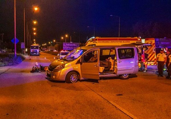 Tragická noc na košických cestách. Mladý muž na motocykli zahynul po náraze do auta, vodička mu nedala prednosť – FOTO