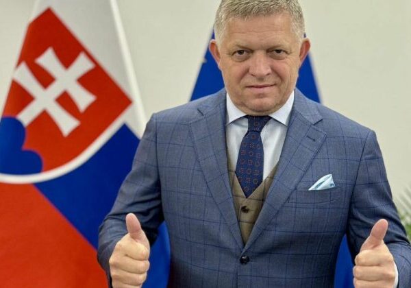 Fico považuje schválenie zmien ústavy za úspech, pred hlasovaním mal telefonáty s vplyvnými ľuďmi – VIDEO