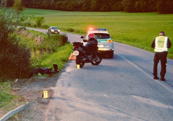 Tragická nehoda v okrese Žarnovica si vyžiadala život motorkára, ťažkým zraneniam podľahol v nemocnici – FOTO