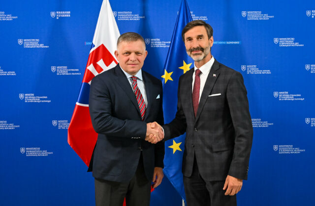 Blanár obhajuje Ficovu cestu do Číny, pripomína Korčokove…