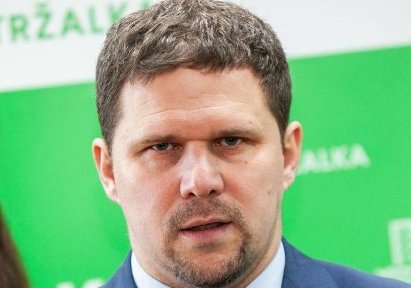 Hrčka zložil sľub a stal sa oficiálne starostom Petržalky, svoj post obhájil už tretíkrát