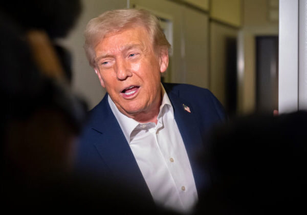 Severná Kórea je „akýmsi jadrovým štátom“, vyhlásil Trump počas cesty na summit v Ázii