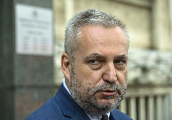 Dostál vyzval Pellegriniho na nepodpísanie konsolidačného zákona, upozornil na jeho možný nesúlad s Ústavou SR