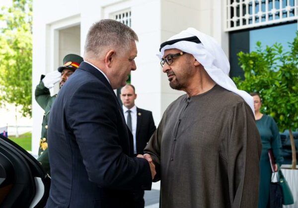 Premiér Fico a Mohamed Bin Zayed sa zhodli, že vojna na Ukrajine nemá vojenské riešenie – VIDEO, FOTO