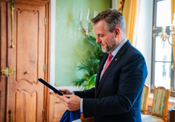Hnutie Slovensko vyzýva prezidenta Petra Pellegriniho, aby sa vzdal svojej funkcie