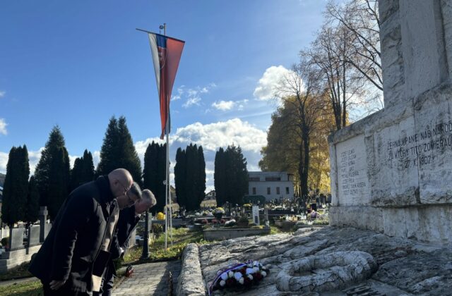 Slovensko a Česko spoločne odhaľujú nové pamätníky padlým vojakom – FOTO