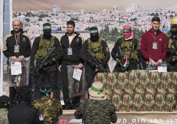 Hamas začne v pondelok prepúšťať izraelských rukojemníkov, udeje sa tak pred mierovým samitom