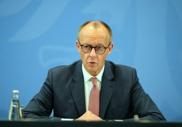 Nemecký kancelár odmieta zákaz spaľovacích motorov v EÚ od roku 2035