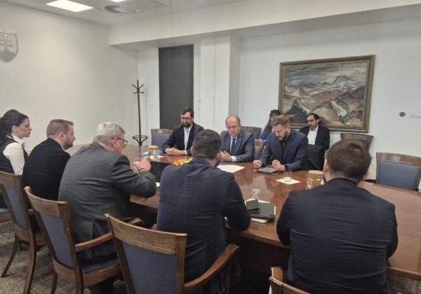 Primátori Rybníček, Vallo a Hattas rokovali s ministrom Suskom, z nárastu kriminality vinia štát – VIDEO, FOTO