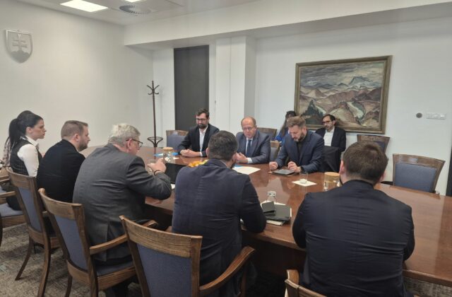 Primátori Rybníček, Vallo a Hattas rokovali s ministrom Suskom, z nárastu kriminality vinia štát – VIDEO, FOTO