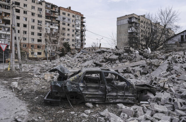 Rusi v Pokrovsku nedokázali zaujať pevné pozície a vyhýbajú sa priamym stretom