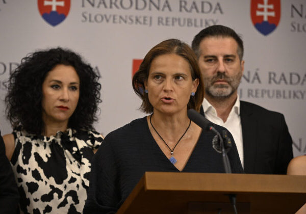 Pellegrini by mal podľa SaS disciplinárne riešiť šéfa SIS Pavla Gašpara, Kolíková podala podnet