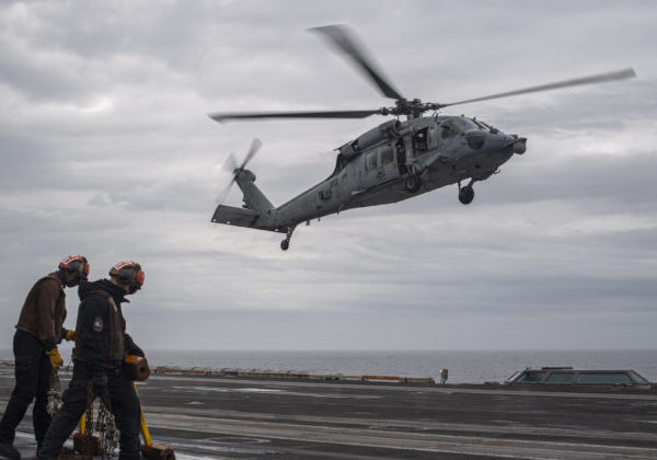 Do Juhočínskeho mora sa zrútil americký vrtuľník a stíhačka